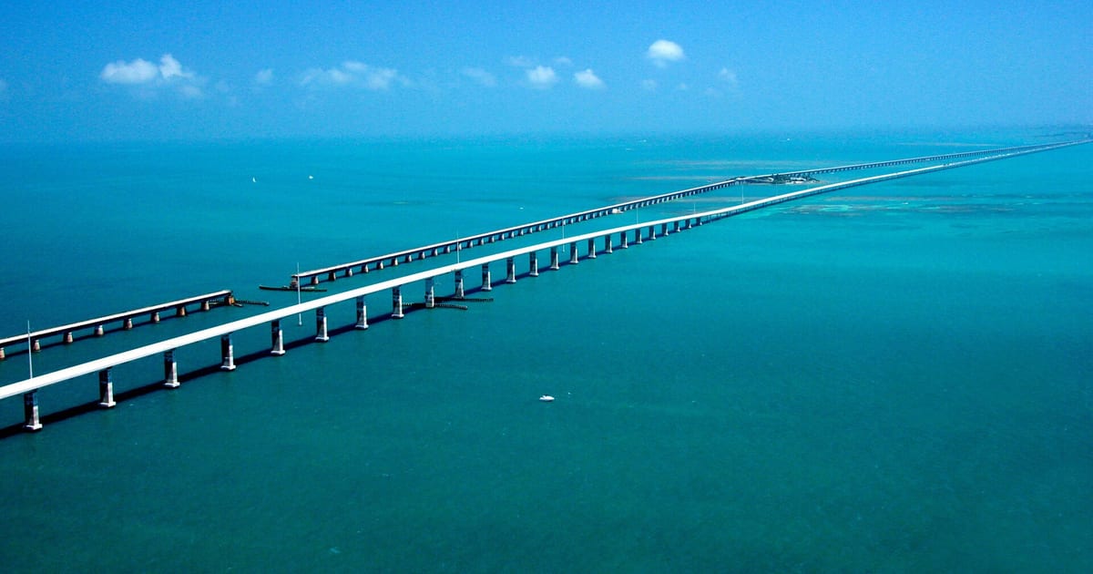 Seven Mile Bridge, Florida Keys aerial (2003).jpg